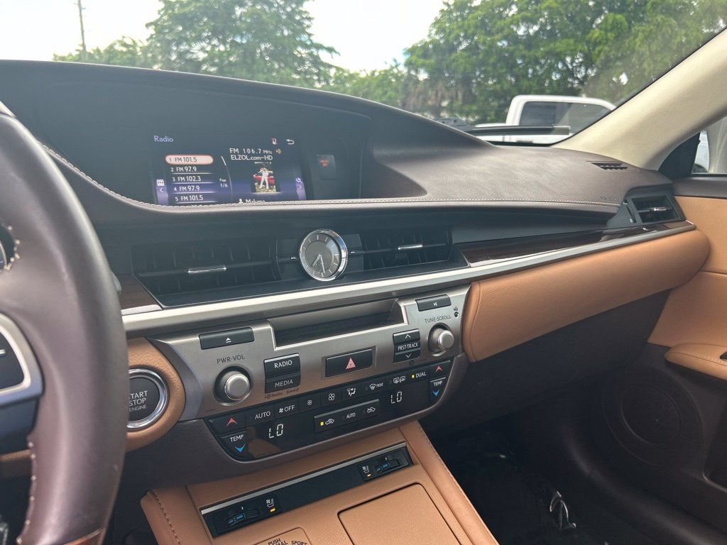 Used 2018 Lexus ES 350 w/ Premier Package FWD image 12