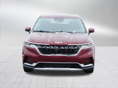 Certified 2024 Kia Carnival LX image 2