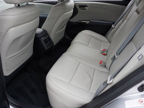 Used 2013 Toyota Avalon XLE image 28