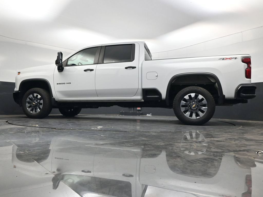 Used 2024 Chevrolet Silverado 2500 Custom AWD/4WD image 41