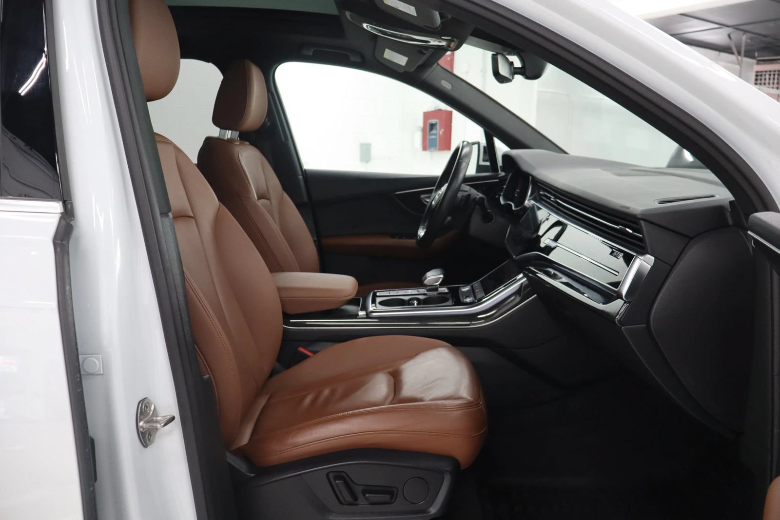 Used 2020 Audi Q7 3.0T Premium w/ Convenience Package AWD/4WD image 29