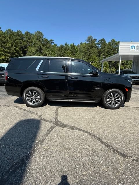 Used 2024 Chevrolet Tahoe LT w/ Luxury Package RWD image 1