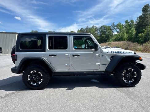 Used 2024 Jeep Wrangler Unlimited Rubicon 4xe AWD/4WD image 4