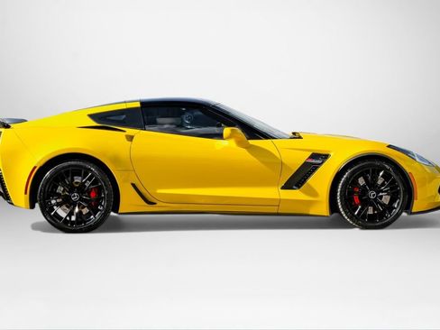 Used 2015 Chevrolet Corvette Z06 w/ 2LZ Preferred Equipment Group RWD image 5