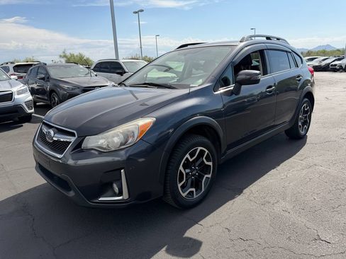 Used 2017 Subaru Crosstrek 2.0i Limited AWD/4WD image 3