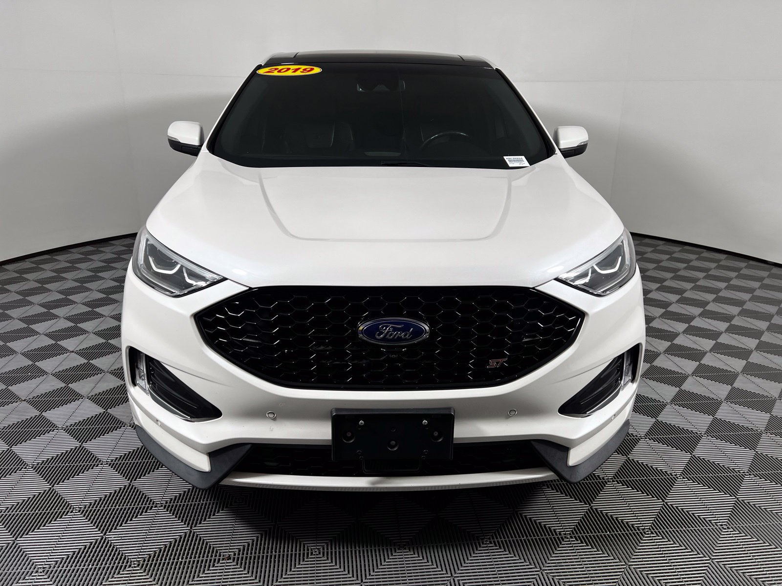 Used 2019 Ford Edge ST w/ Equipment Group 401A AWD/4WD image 2