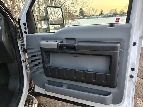 Used 2014 Ford F250 XLT image 14