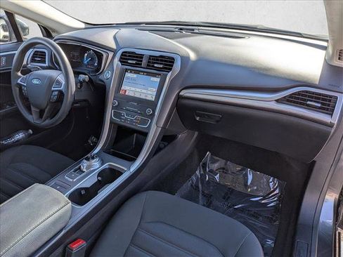 Used 2019 Ford Fusion SE FWD image 21