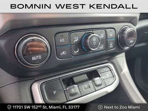 Used 2022 GMC Acadia SLT w/ Preferred Package image 19