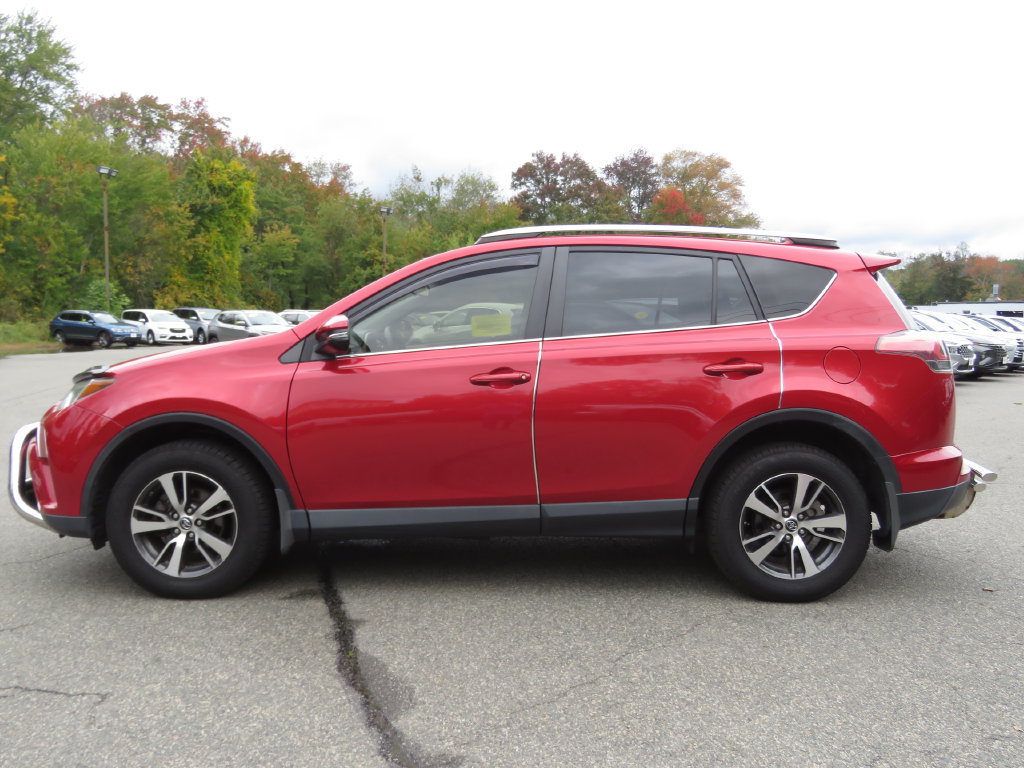 Used 2017 Toyota RAV4 XLE w/ Carpet Mat Package AWD/4WD image 8
