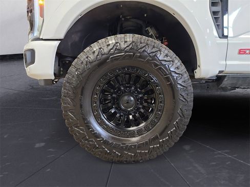 Used 2025 Ford F250 Lariat w/ Lariat Ultimate Package image 14