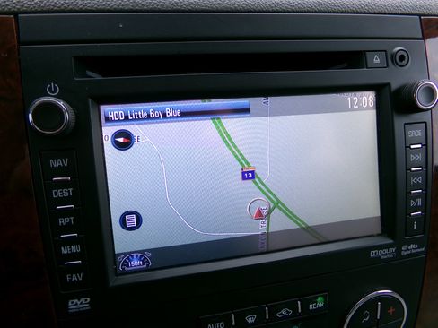 Used 2013 Chevrolet Suburban LTZ image 29