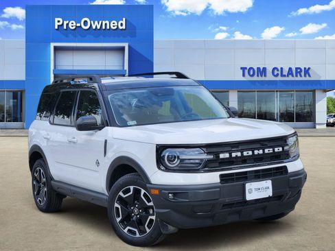Used 2022 Ford Bronco Sport Outer Banks w/ Tech Package AWD/4WD image 1