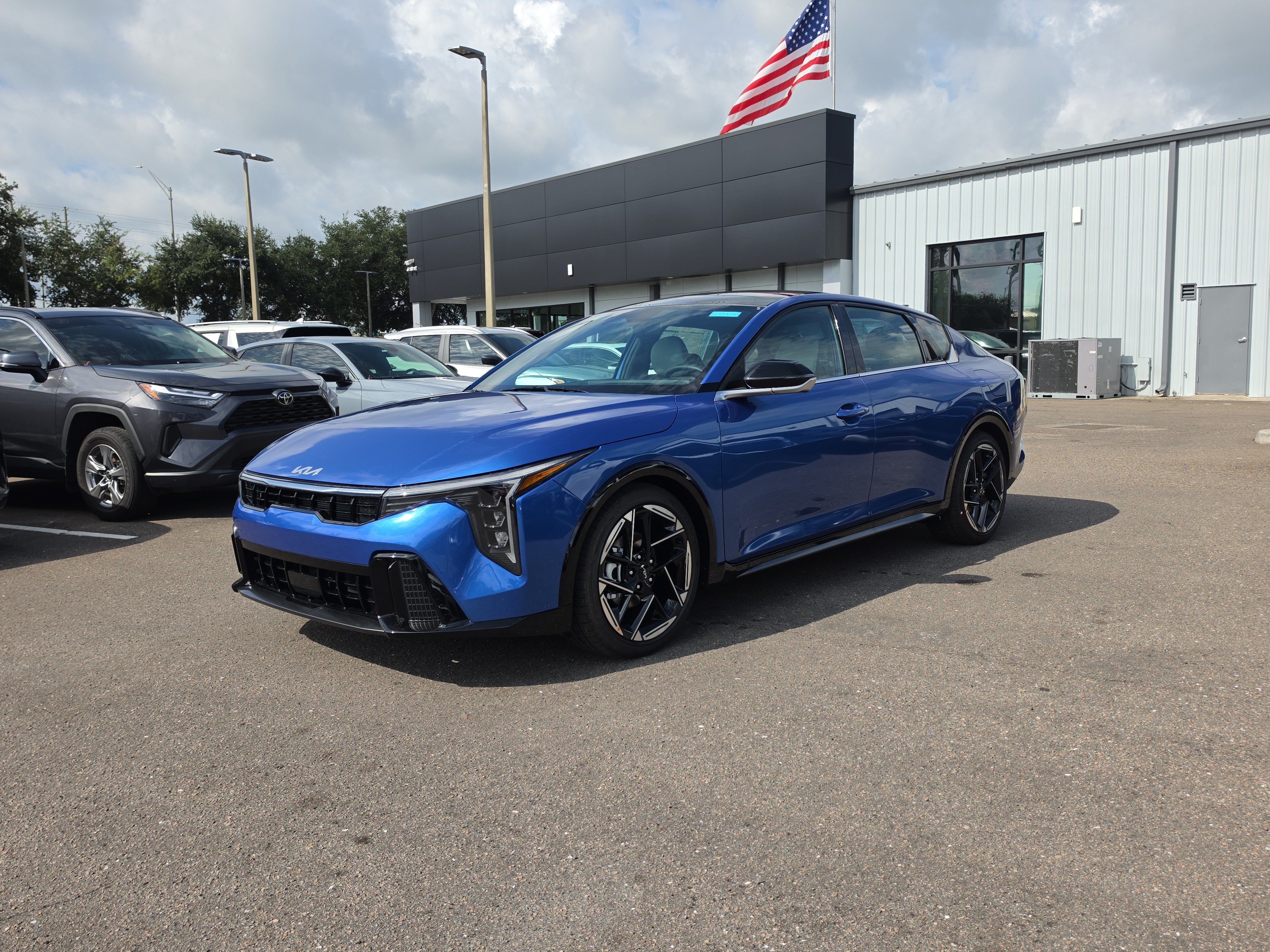 New 2026 Kia K4 GT-Line Turbo w/ GT-Line Sunroof Package FWD image 4