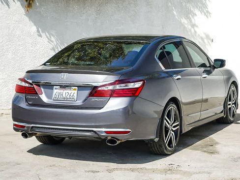 Used 2016 Honda Accord Sport image 4