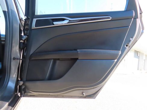 Used 2014 Ford Fusion SE w/ Equipment Group 202A image 36