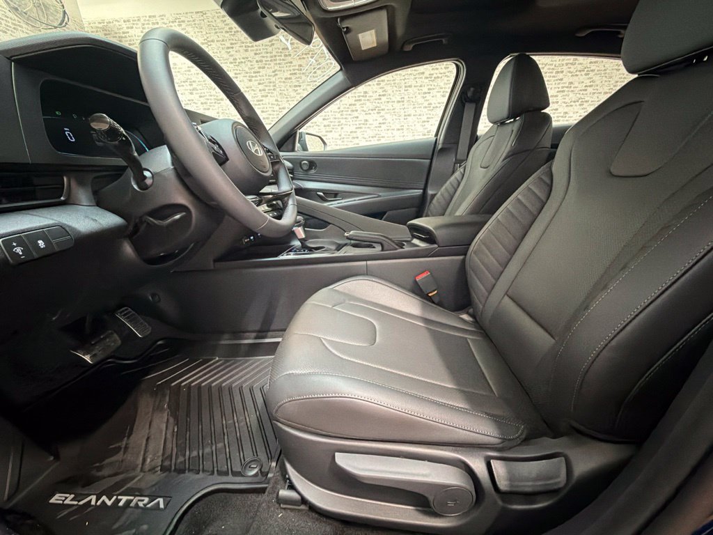 New 2026 Hyundai Elantra SEL Sport FWD image 23