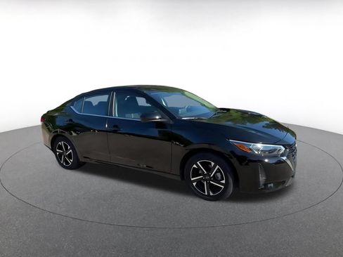 Used 2025 Nissan Sentra SV FWD image 2