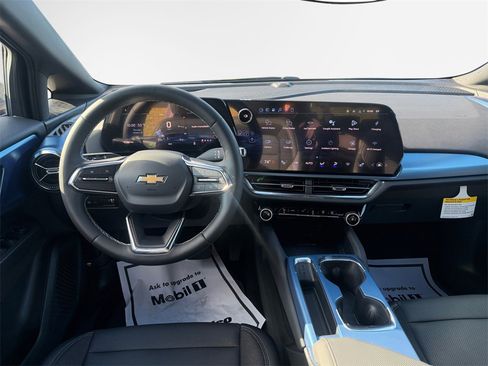 New 2026 Chevrolet Equinox EV LT image 21