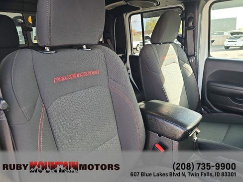 Used 2023 Jeep Gladiator Rubicon w/ Cold Weather Group image 43