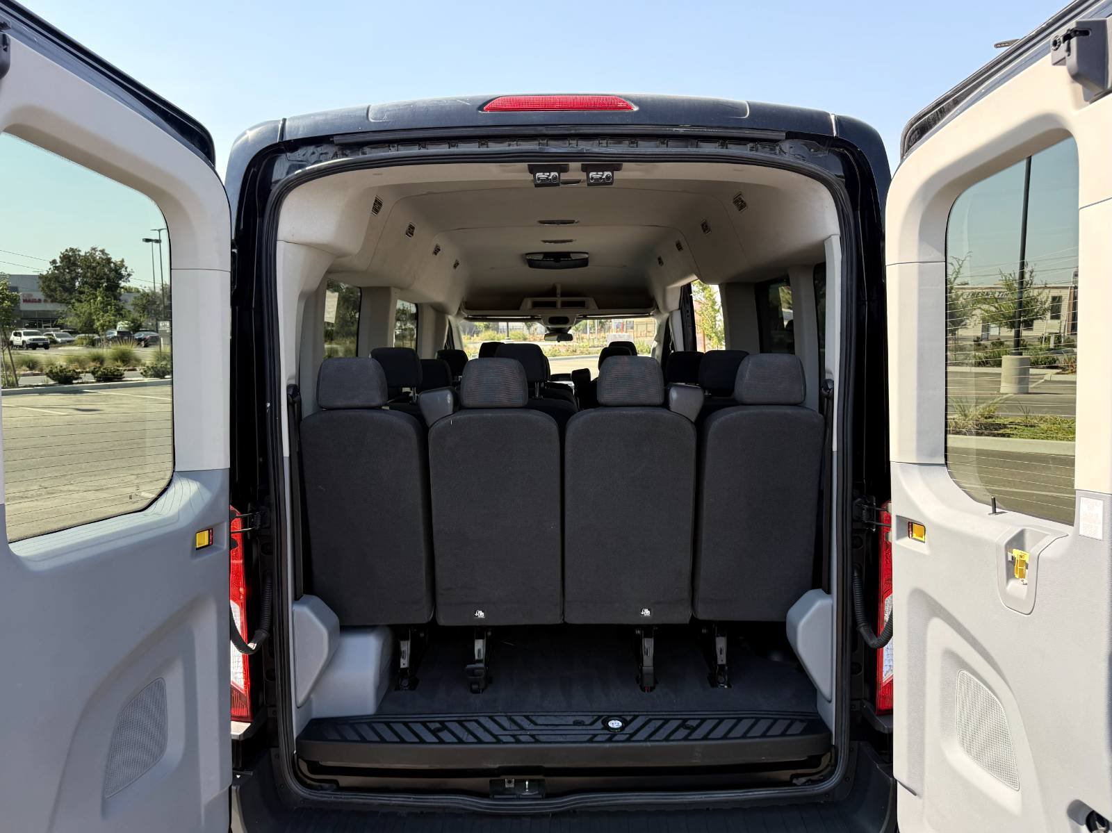 Used 2017 Ford Transit 350 XLT RWD image 16