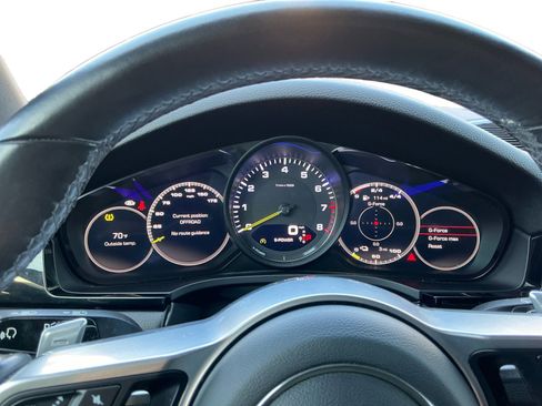 Used 2020 Porsche Cayenne E-Hybrid image 13