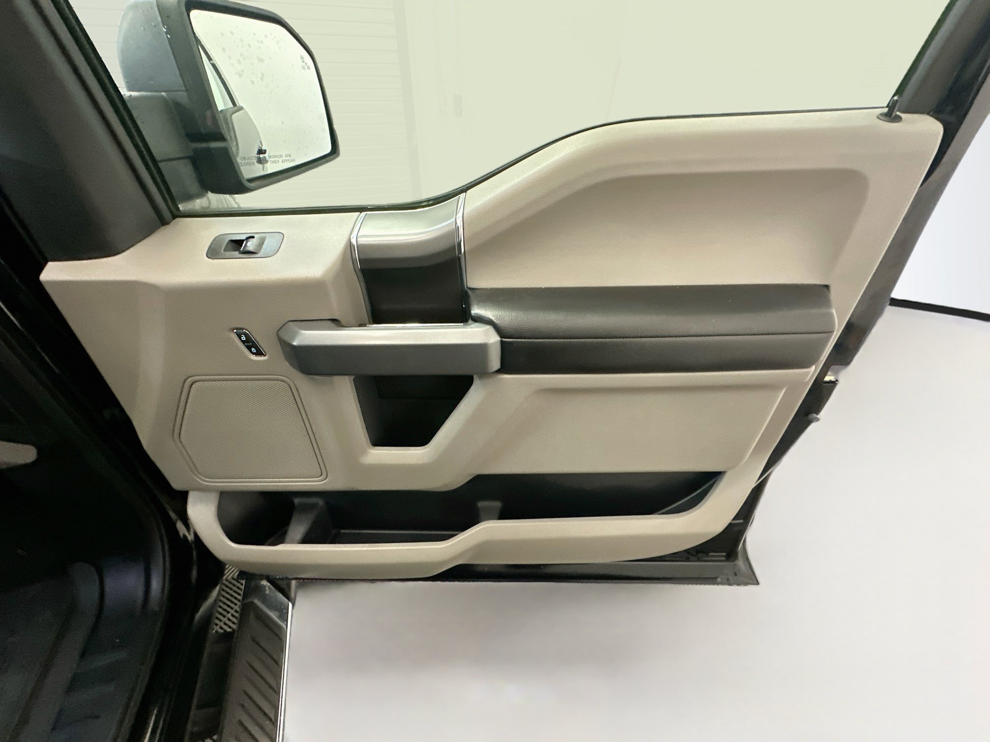Used 2018 Ford F150 XLT w/ Equipment Group 302A Luxury AWD/4WD image 32