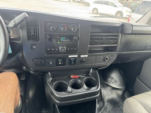 Used 2013 Chevrolet Express 2500 RWD image 13