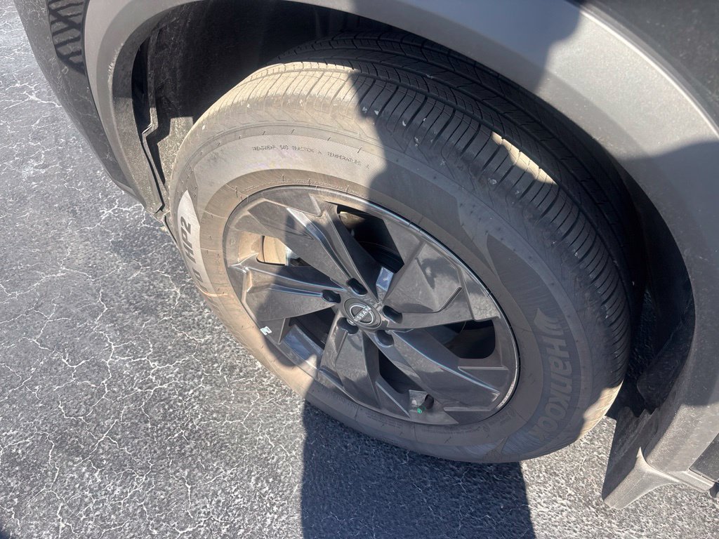 Certified 2026 Nissan Rogue SV AWD/4WD image 6