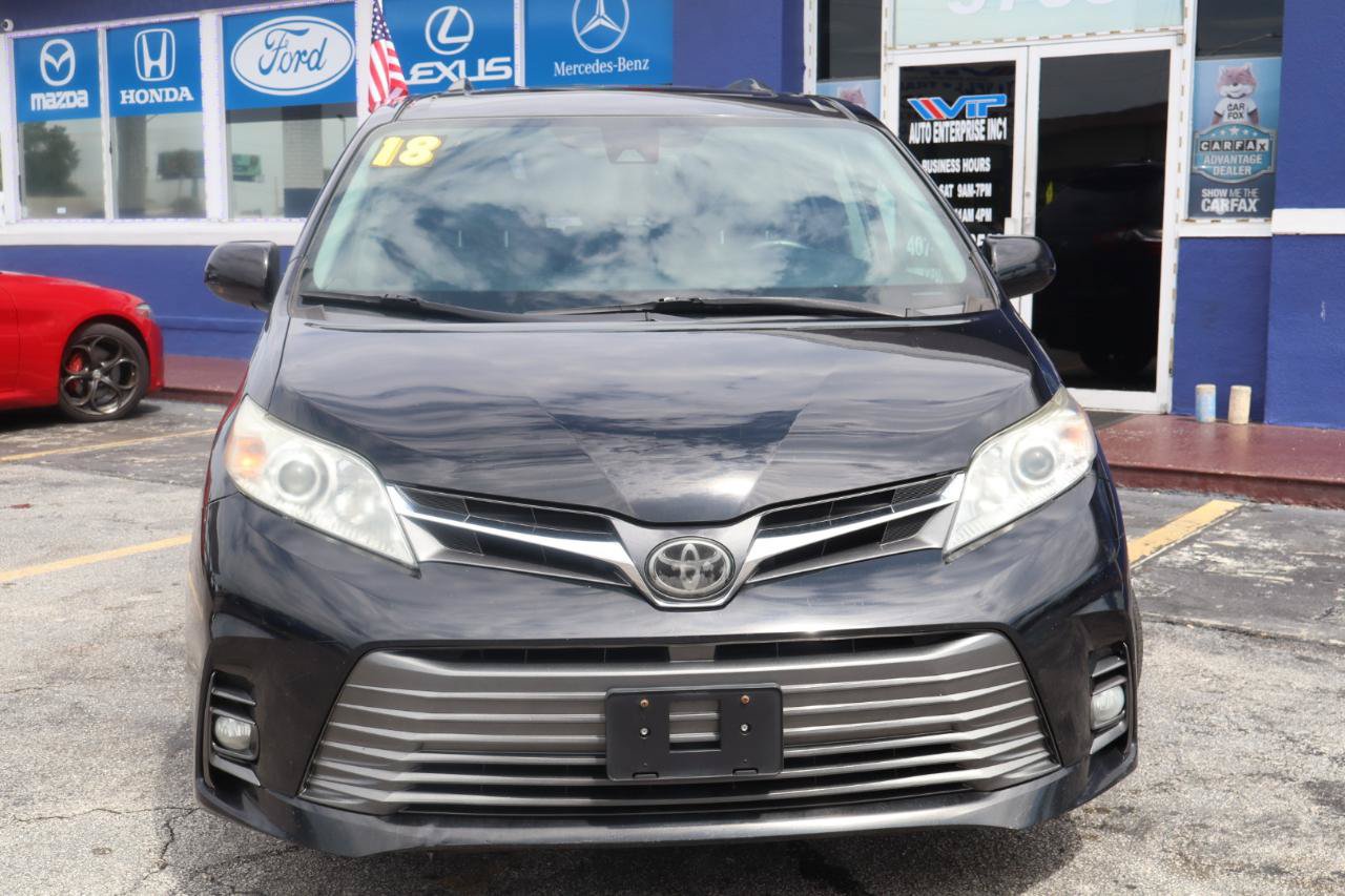 Used 2018 Toyota Sienna XLE w/ XLE Navigation Package AWD/4WD image 4
