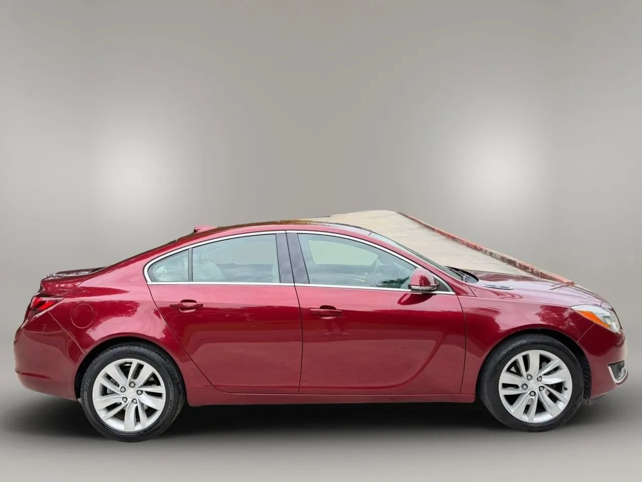 Used 2016 Buick Regal FWD image 4
