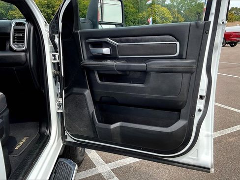 Used 2024 RAM 3500 Big Horn image 24