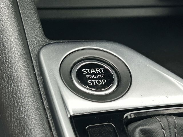 Certified 2025 Nissan Sentra SV FWD image 32