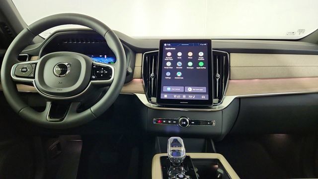 New 2026 Volvo XC90 T8 Plus w/ Protection Package AWD/4WD image 26