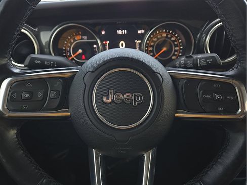 Used 2020 Jeep Wrangler Unlimited Sahara AWD/4WD image 37