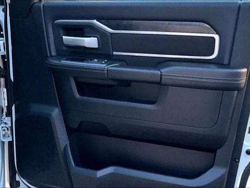 Used 2024 RAM 2500 Big Horn image 29
