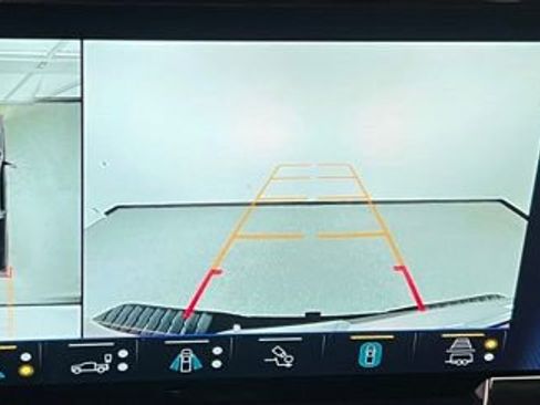 Used 2024 Chevrolet Silverado 2500 ZR2 w/ Technology Package AWD/4WD image 33