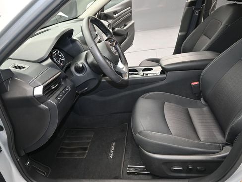 Used 2021 Nissan Altima 2.5 SV w/ SV Premium Package image 14