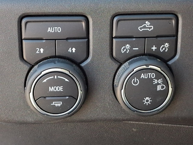 Used 2023 Chevrolet Silverado 1500 LT AWD/4WD image 9