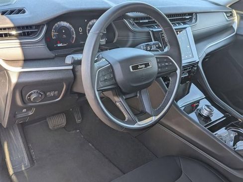 Used 2023 Jeep Grand Cherokee L Laredo w/ Luxury Tech Group I AWD/4WD image 11