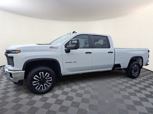 Used 2025 Chevrolet Silverado 2500 W/T w/ WT/CX Safety Package AWD/4WD image 7
