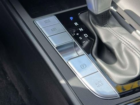 Certified 2023 Hyundai Elantra Limited FWD image 31