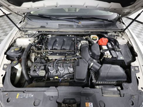 Used 2015 Ford Taurus SE image 37