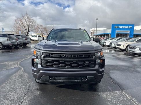 Used 2022 Chevrolet Silverado 1500 Custom image 2