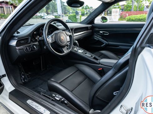 Used 2015 Porsche 911 Turbo S AWD/4WD image 9