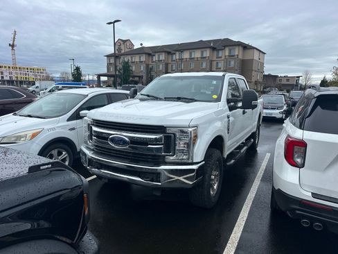 Used 2019 Ford F250 XLT image 1
