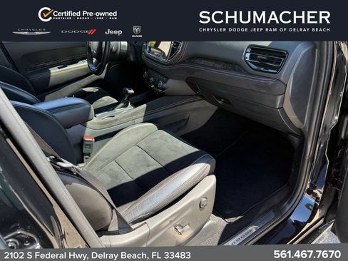 Used 2023 Dodge Durango R/T w/ Hemi Orange Plus Package AWD/4WD image 18