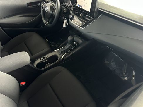 Used 2025 Toyota Corolla LE FWD image 14