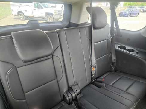 Used 2018 Chevrolet Suburban Premier image 8