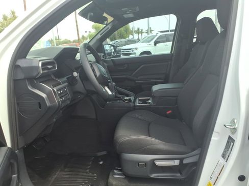 Certified 2025 Toyota 4Runner SR5 AWD/4WD image 15